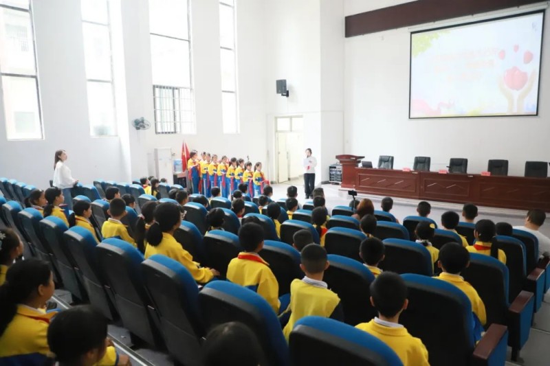 春暉心行·微愛(ài)傳遞|中偉銅仁、開(kāi)陽(yáng)產(chǎn)業(yè)基地開(kāi)展愛(ài)心助學(xué)活動(dòng)